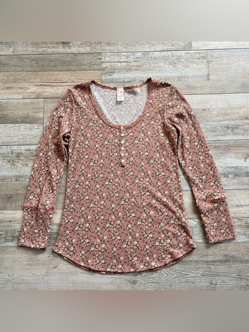 Women’s Boutique Floral Henley Shirt Size Large